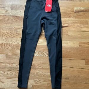 New with Tags The North Face Black Women's FlashDry Lined Leggings